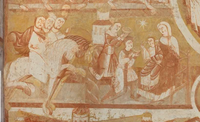 Kostel (Église Saint-Martin). Interiér. Nástěnné malby (fresky). Západní stěna lodi. Detail. Příchod mágů, adorace mágů. 12. století.