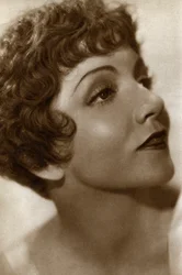 Claudette Colbert , francouzsko-americká herečka, 1933