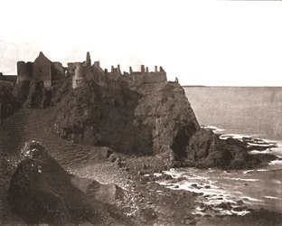 Hrad Dunluce, hrabství Antrim, Severní Irsko, 1894.