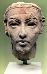 Egyptská hlava, období Amarny, 1350 před naším letopočtem