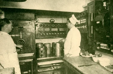 Elektricky vybavená vlaková kuchyně, Londýn a severovýchodní železnice, 1930.