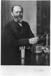 Emil Fischer, německý organický chemik, 1904