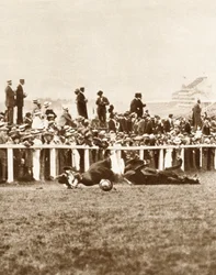 Emily Davisonová vrhající se před koně Kings během Derby, Epsom, Surrey, 1913