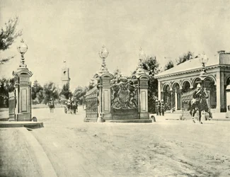 Vchod do vládní budovy, Melbourne, 1901.
