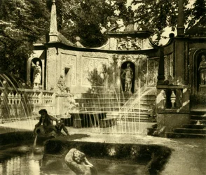 Fontány, zámek Hellbrunn, Salzburg, Rakousko, c1935.