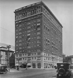Celkový vnější pohled, Melbourne Hotel, St Louis, Missouri, 1924.