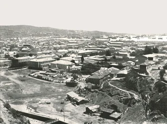 Celkový pohled na město, Valparaiso, Chile, 1895.
