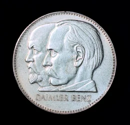 Gottlieb Daimler a Karl Benz, němečtí průkopníci automobilového průmyslu, 1961
