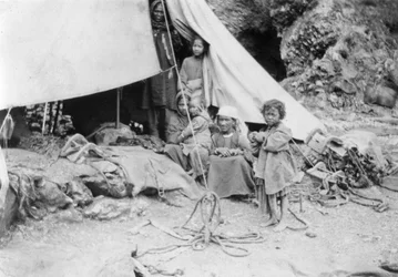 Rodina horského kmene, Chakrata, 1917