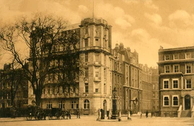 Homeopatická nemocnice, Queen Square, c1910.