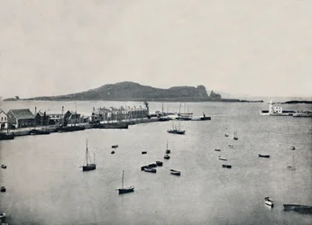 Howth - Celkový pohled na přístav a Irské oko, 1895