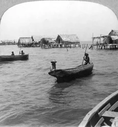 Indiáni na kánoích, jezero Maracaibo, Venezuela, 1900