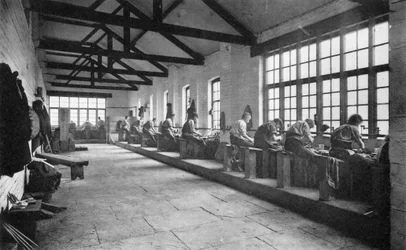 Interiér, Thomas Firth & Sons Norfolk Works, Sheffield, c1890