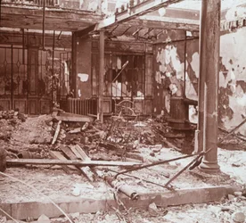 Interiér kavárny, Albert, severní Francie, c1914-c1918