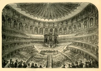 Interiér Albert Hall, c1876.