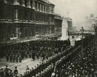 Král Jiří VI. se zúčastnil ceremonie dne příměří v Cenotafu, Whitehall, 11. listopadu 1936, 1937.
