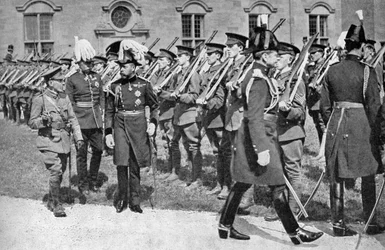 King George V 1865-1936 inspekce OTC na Bangor University College, c1920 1936