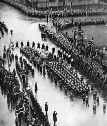 Pohřební průvod King George Vs vycházející z Palace Yard, Londýn, 1936