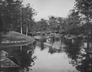 Lakelet v Grounds of the Soldiers Home, Milwaukee, c1897.