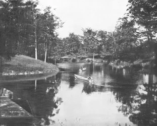 Lakelet v areálu Soldiers Home, Milwaukee, Wisconsin, USA, c1900.