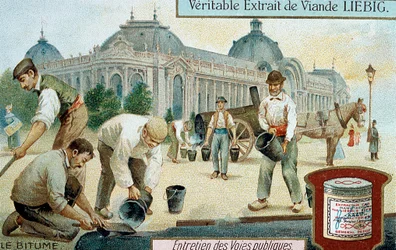 Pokládka asfaltového povrchu vozovky v pařížské ulici, c1900