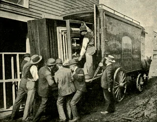 Naložení kamery na dodávku k odstranění, 1901.