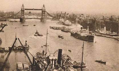 Londýn – Tower Bridge and the Pool, c1910