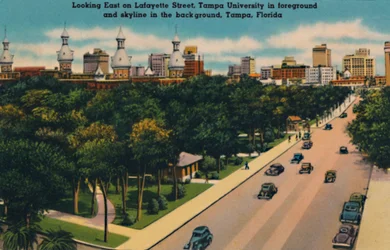 Pohled na východ na Lafayette Street, Tampa University a panorama, Tampa, Florida, c1940