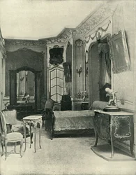 Ložnice Ludvíka XV., kterou provedl Maison Soubrier, 1903.