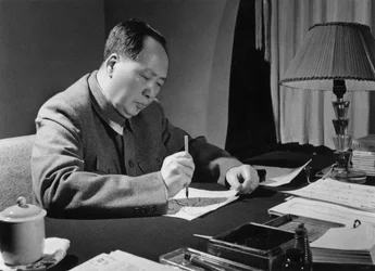Mao Ce-tung, čínský komunistický revolucionář a vůdce, přibližně 50. léta 20. století