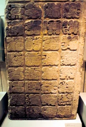 Mayský překlad se seznamem devíti generací vládců v Yaxchilan, 450-550