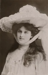 Slečna Zena Dare, 1887-1975, c1930.