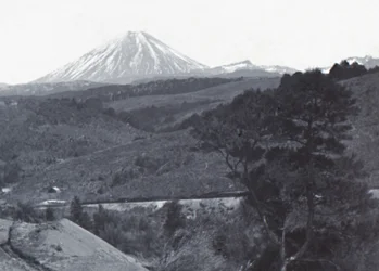 Mount Ngauruhoe, konec 19.-začátek 20. století.