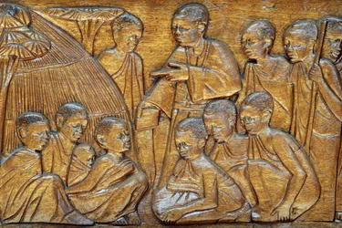 Svatyně katolických mučedníků Namugongo, Kampala. Reliéf dveří kostela, 20160217, Kampala, Uganda