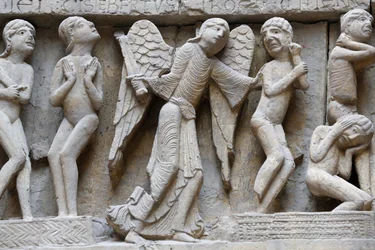 Národní muzeum francouzských památek. Katedrála Saint-Lazare, Autun. Západní průčelí. Poslední soud. Odlitek. Detailní záběr, Paříž, Francie