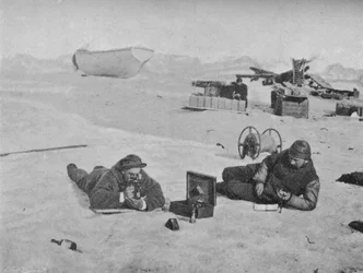 Pozorování se sextantem a umělým horizontem. července 1895, 1897