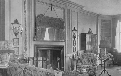 Jedna strana salonu, dům paní WK Vanderbilt, New York, 1924.