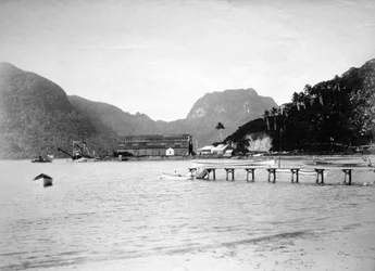 Pago Pago Harbor, na ostrově Tutuila, Americká Samoa, 1889