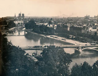Paříž. - Panorama Vers Notre-Dame. - LL, c1910.
