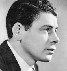 Paul Muni , americký filmový herec, 1934-1935