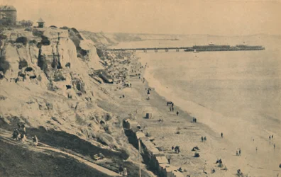 Pier and Sands z mola Dudley Chine Boscombe v dálce, 1929