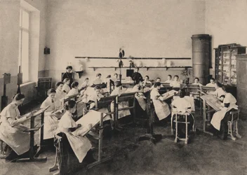Žáci Smolného ústavu pro šlechtické panny na hodině malby, 1889