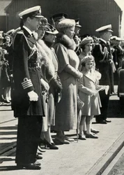 Queen Mary se vydává na návštěvu Kanady, 1939, 1951.