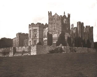 Hrad Raby, hrabství Durham, 1894.