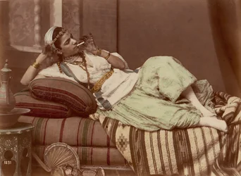 Kouření ležící ženy, 1870-90.