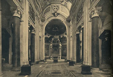 Roma - Interiér baziliky svatého Kříže v Jeruzalémě, 1910