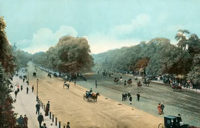 Rotten Row, Hyde Park, Londýn, c1910.