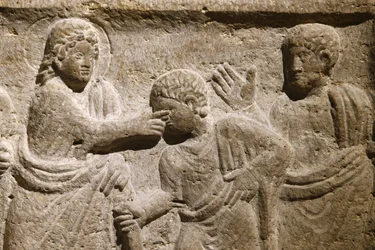 Opatství Saint Victor, Marseille. Detail sarkofágu: Ježíš uzdravuje slepého muže. Francie