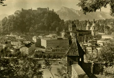 Salzburg z Kapuzinerberg, Rakousko, c1935.