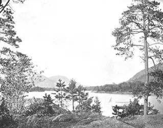 Shelving Rock Mountain, Lake George, stát New York, USA, c1900.